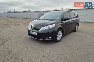 Мінівен Toyota Sienna 2012 в Києві