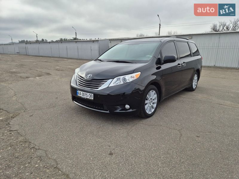 Toyota Sienna 2012