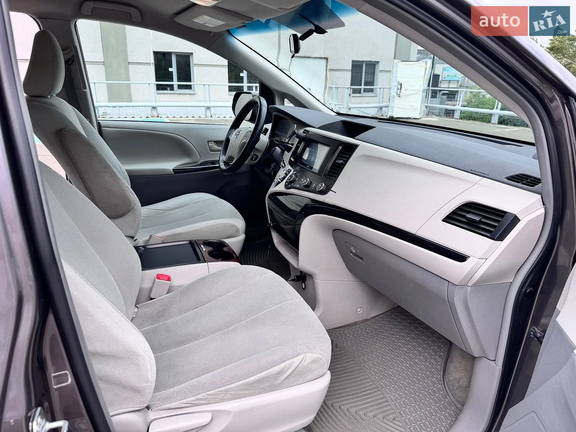 2012 Toyota Sienna - мініатюра 14