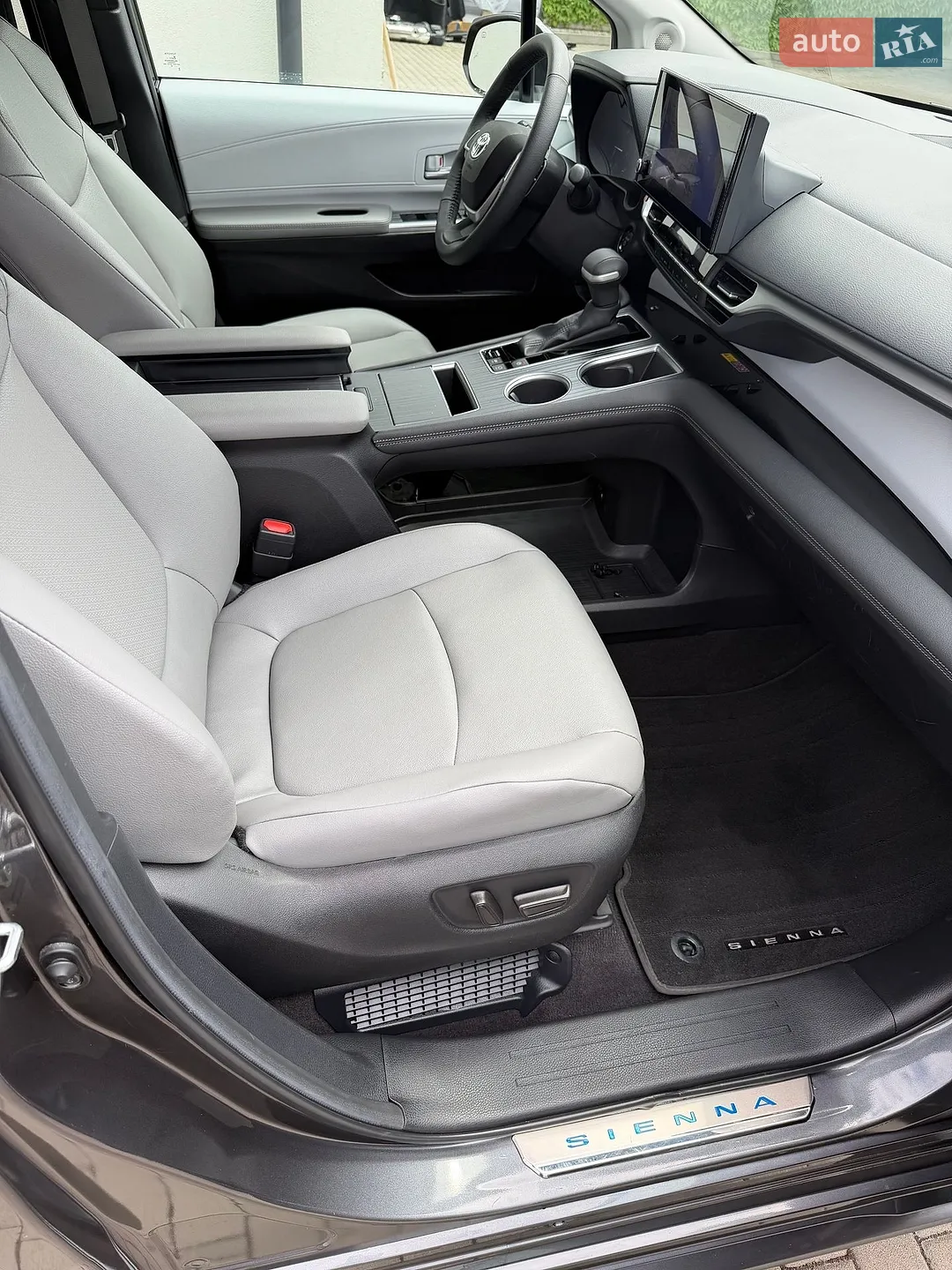 2025 Toyota Sienna - мініатюра 12