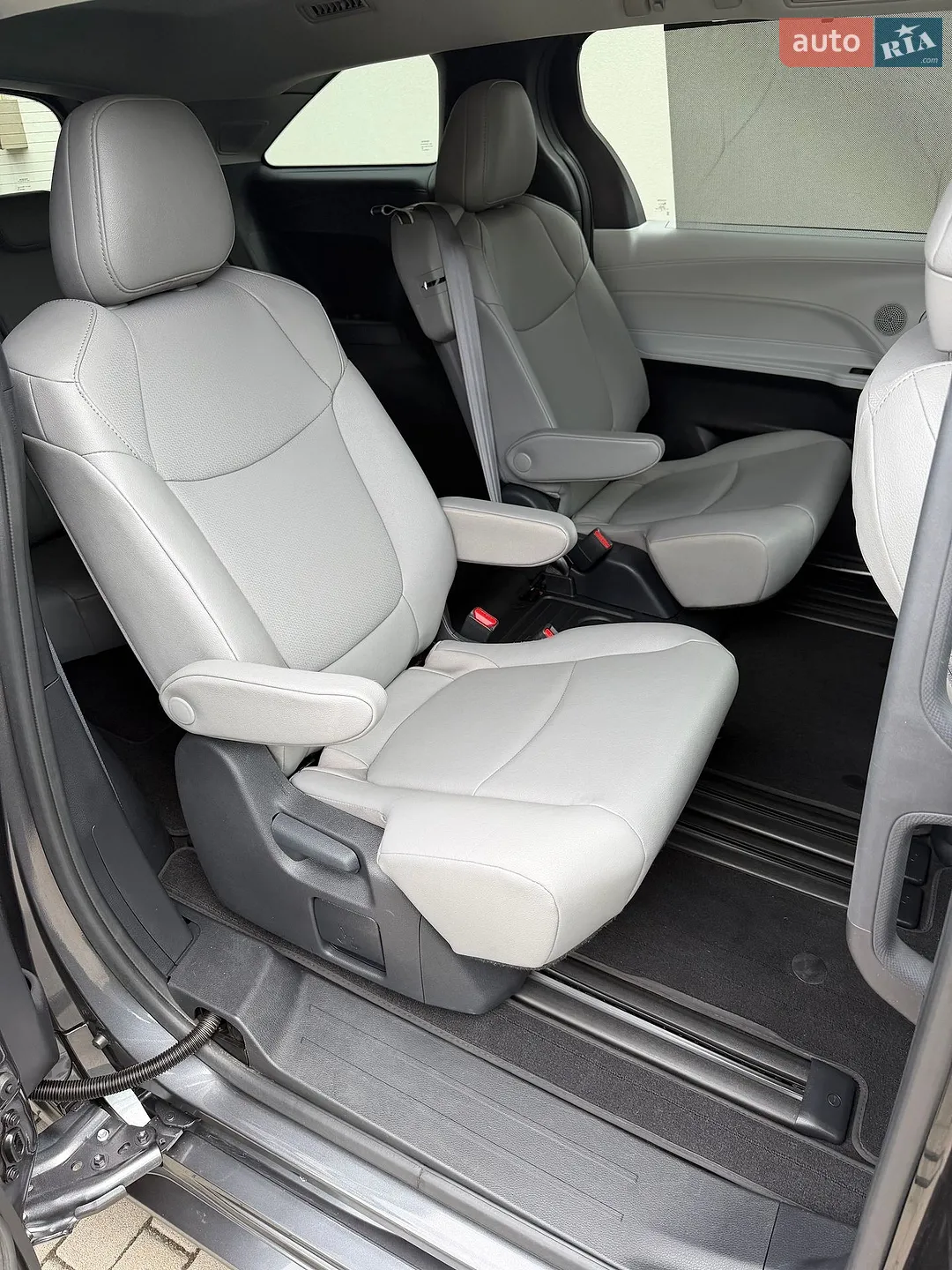 2025 Toyota Sienna - мініатюра 10
