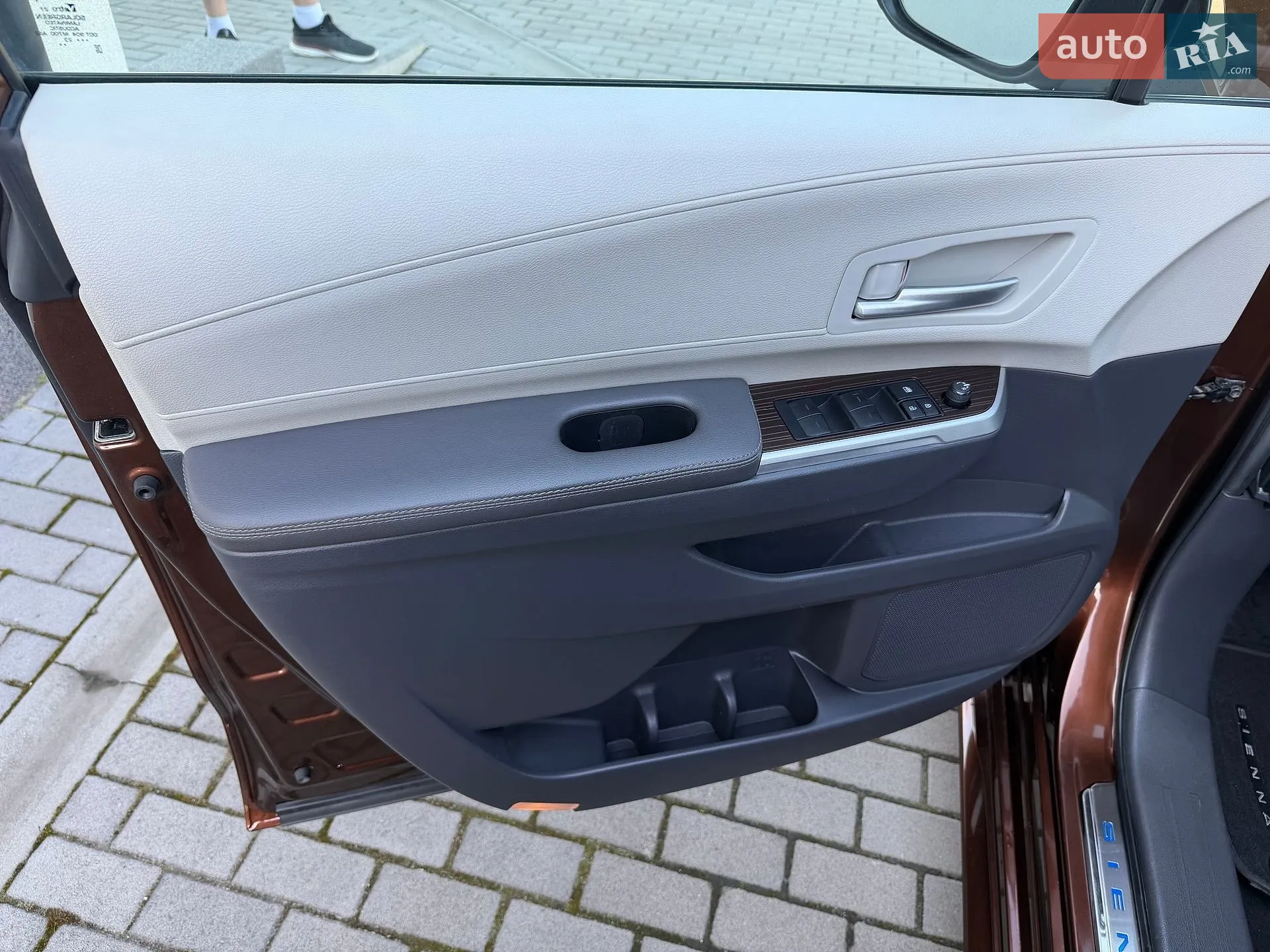 2023 Toyota Sienna - мініатюра 6