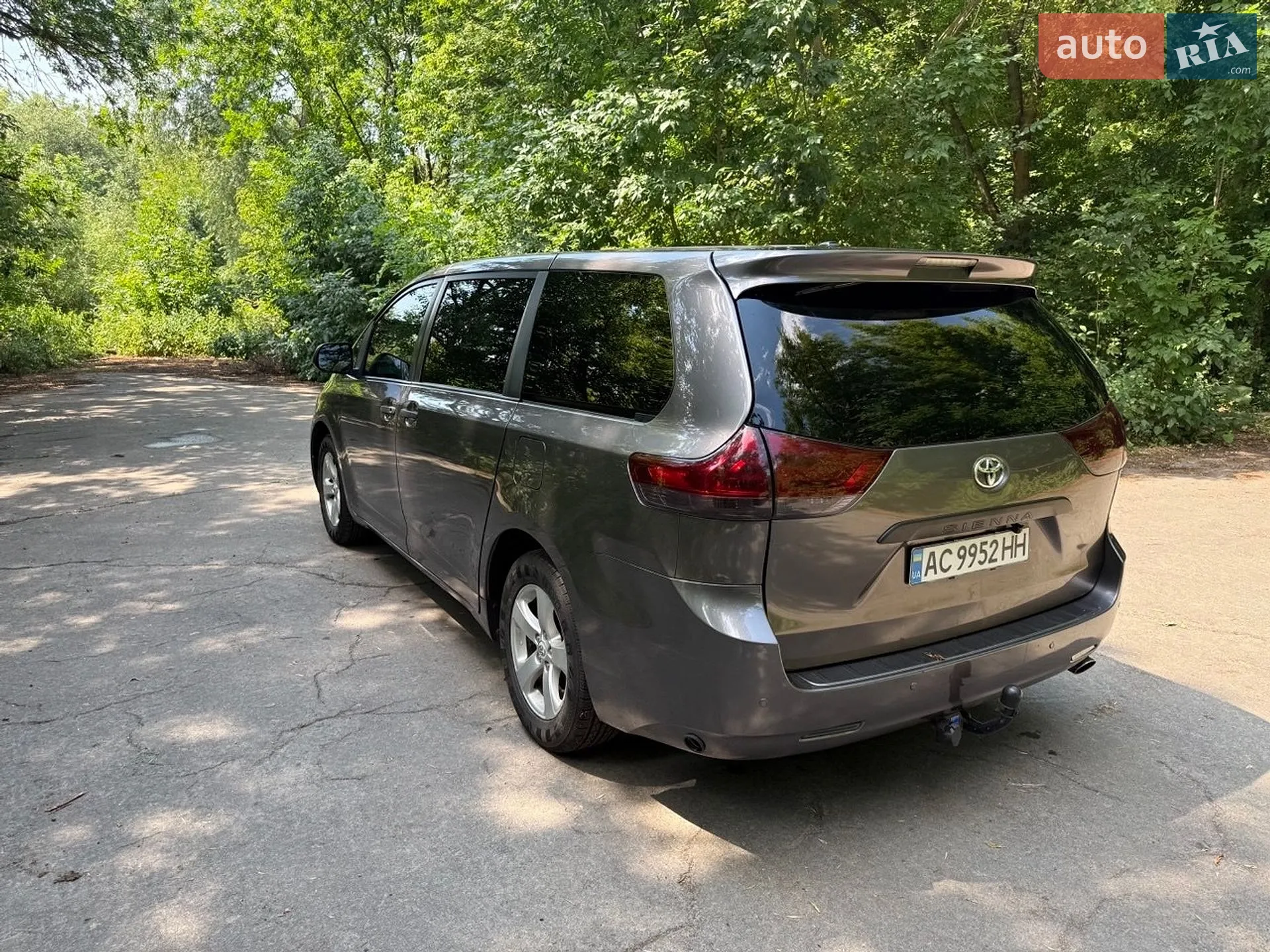 2010 Toyota Sienna - мініатюра 4