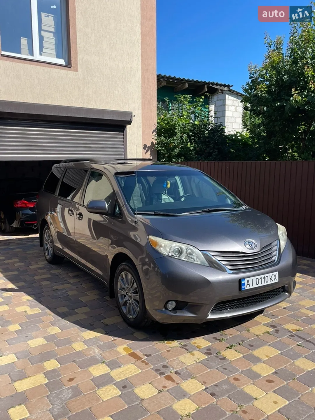 2010 Toyota Sienna - мініатюра 3