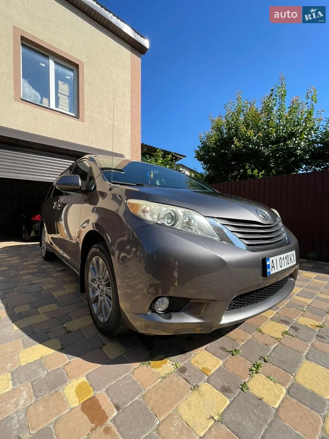 2010 Toyota Sienna - мініатюра 9
