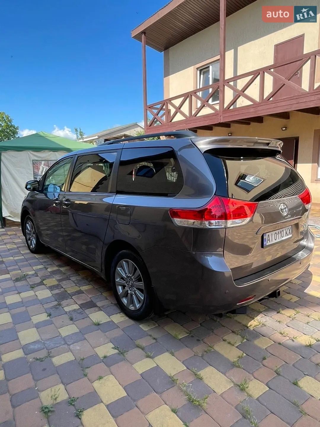 2010 Toyota Sienna - мініатюра 16
