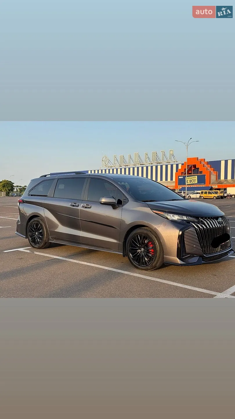 2022 Toyota Sienna - фото 1