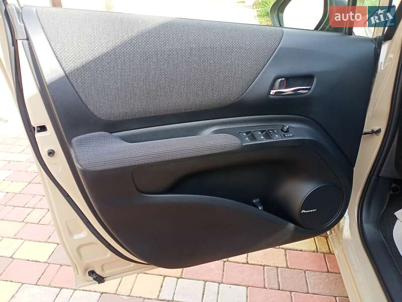 Минивэн Toyota Sienta 2018 в Одессе фото 43 Минивэн Toyota Sienta 2018 в Одессе