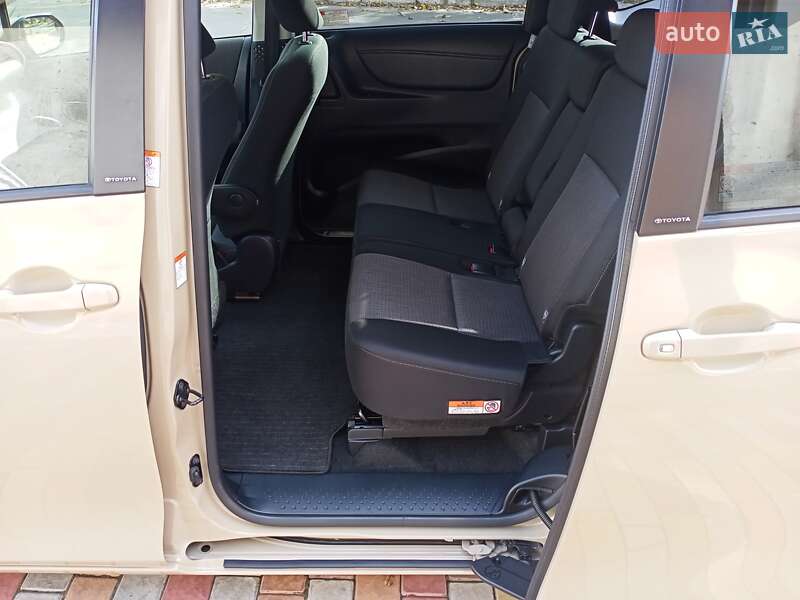 Минивэн Toyota Sienta 2018 в Одессе фото 48 Минивэн Toyota Sienta 2018 в Одессе