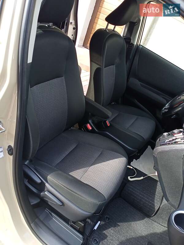 Минивэн Toyota Sienta 2018 в Одессе фото 60 Минивэн Toyota Sienta 2018 в Одессе