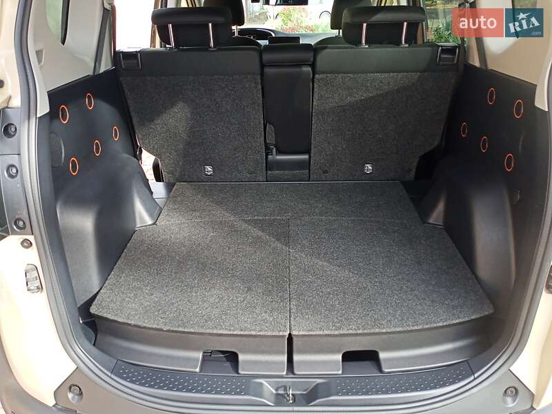 Минивэн Toyota Sienta 2018 в Одессе фото 70 Минивэн Toyota Sienta 2018 в Одессе