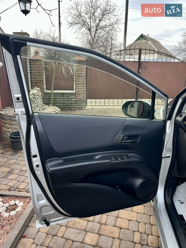 Минивэн Toyota Sienta 2018 в Белой Церкви