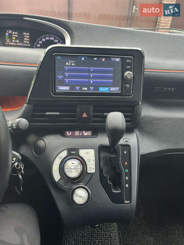 Минивэн Toyota Sienta 2018 в Белой Церкви