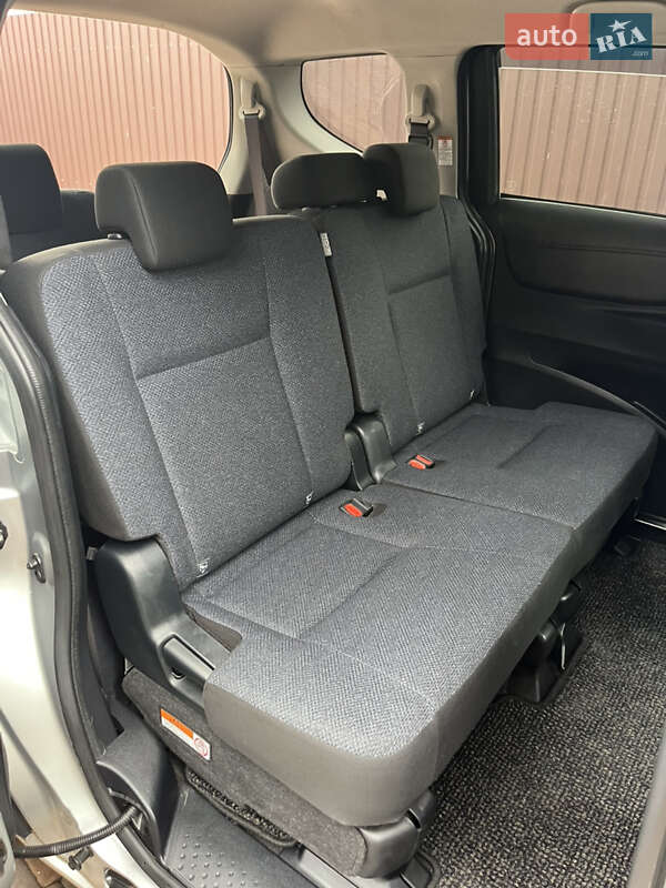 Минивэн Toyota Sienta 2018 в Белой Церкви