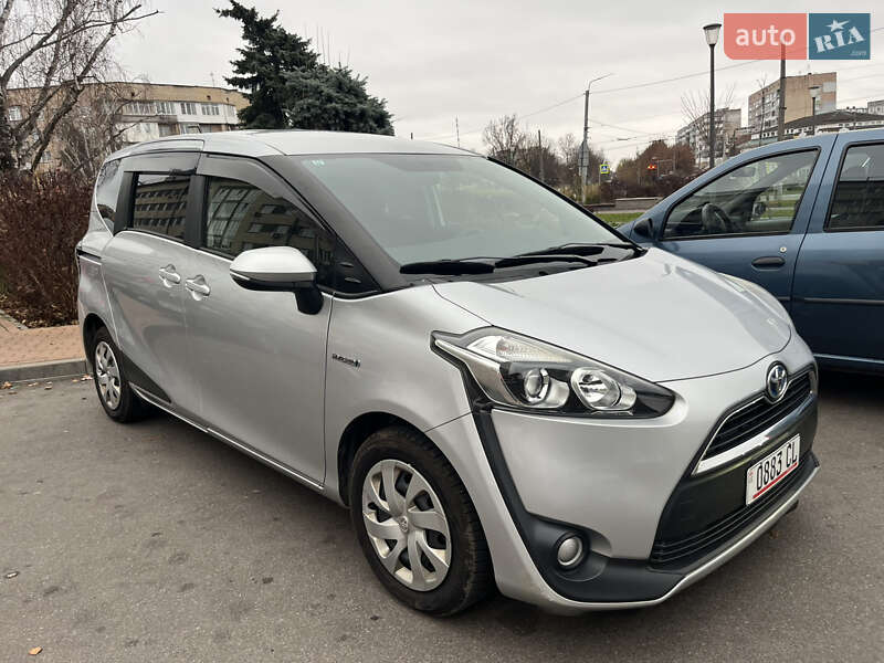 Минивэн Toyota Sienta 2018 в Белой Церкви