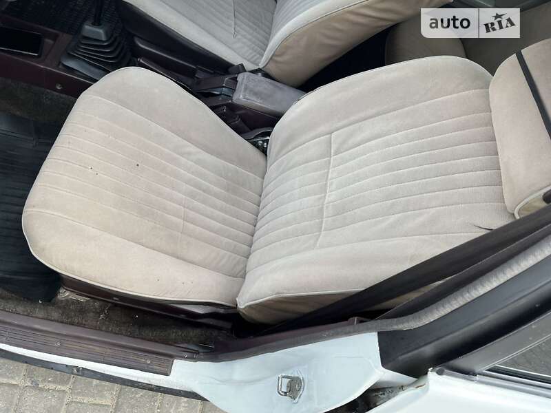 Седан Toyota Sprinter 1986 в Одессе