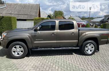 Пикап Toyota Tacoma 2015 в Снятине