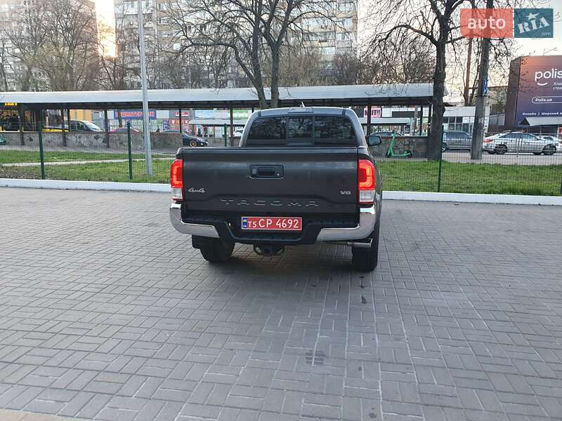Пикап Toyota Tacoma 2017 в Киеве