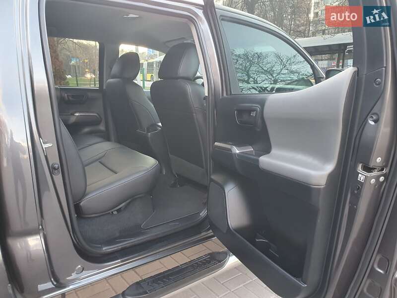 Пикап Toyota Tacoma 2017 в Киеве