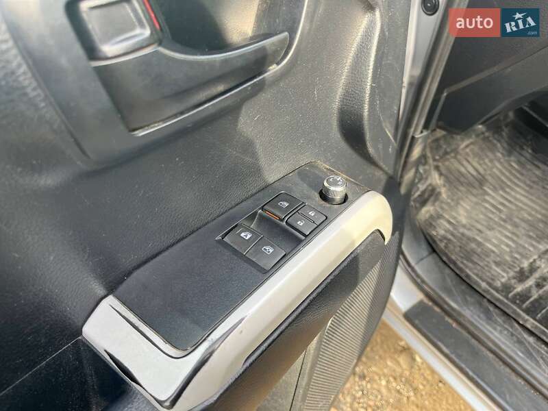 Пикап Toyota Tacoma 2018 в Киеве фото 13 Пикап Toyota Tacoma 2018 в Киеве