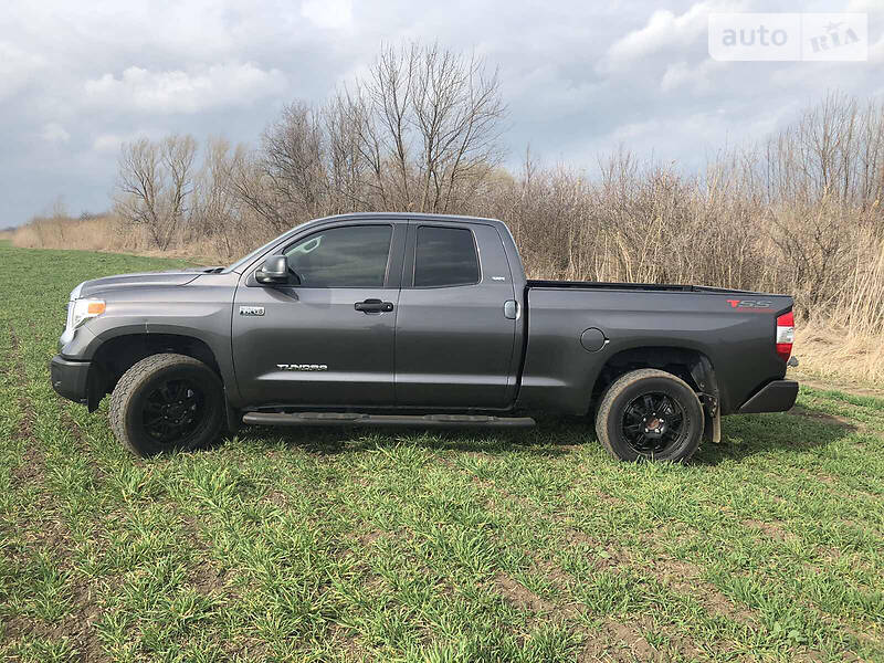 Позашляховик / Кросовер Toyota Tundra 2015 в Одесі
