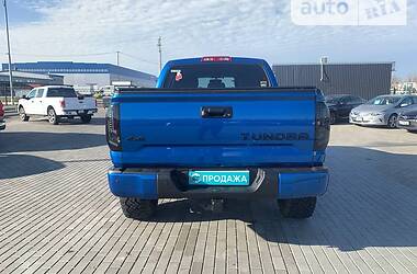Пікап Toyota Tundra 2016 в 