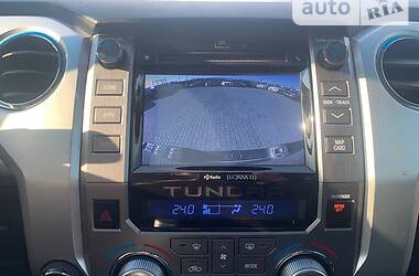 Пікап Toyota Tundra 2016 в 