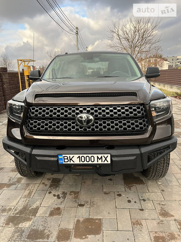 Внедорожник / Кроссовер Toyota Tundra 2019 в Ровно