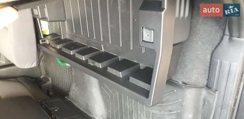 Пикап Toyota Tundra 2017 в Мостиске