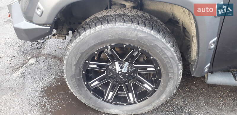 Пикап Toyota Tundra 2017 в Мостиске