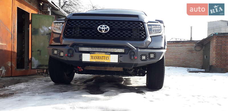 Пикап Toyota Tundra 2017 в Мостиске
