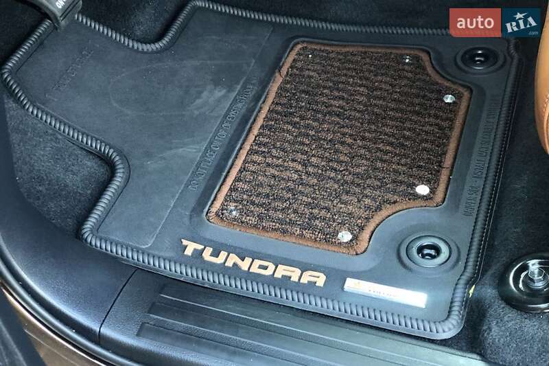 Пікап Toyota Tundra 2018 в Умані
