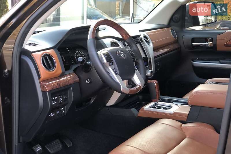 Пікап Toyota Tundra 2018 в Умані