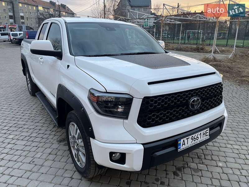 Пікап Toyota Tundra 2018 в Коломиї
