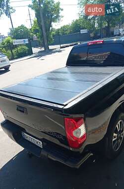 Пикап Toyota Tundra 2018 в 