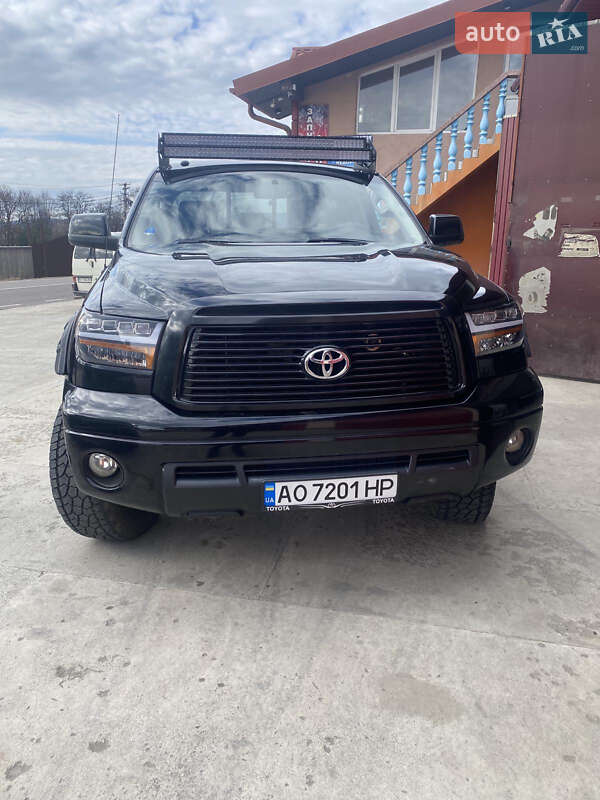 Пикап Toyota Tundra 2012 в Тячеве