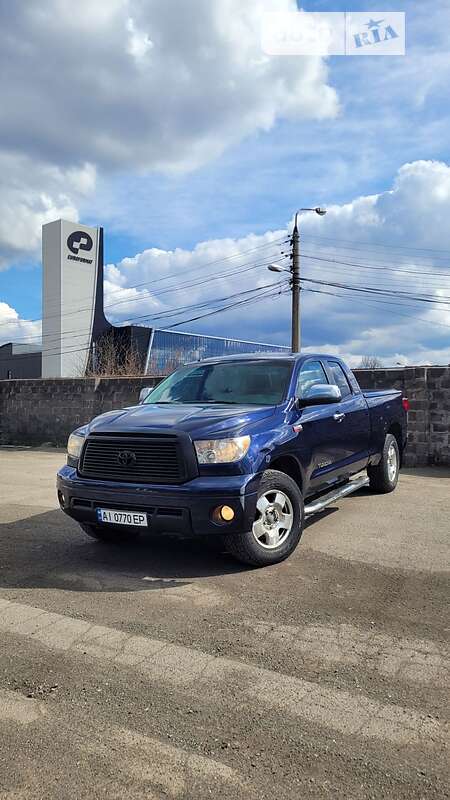 Пикап Toyota Tundra 2010 в 