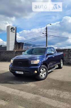 Пикап Toyota Tundra 2010 в 