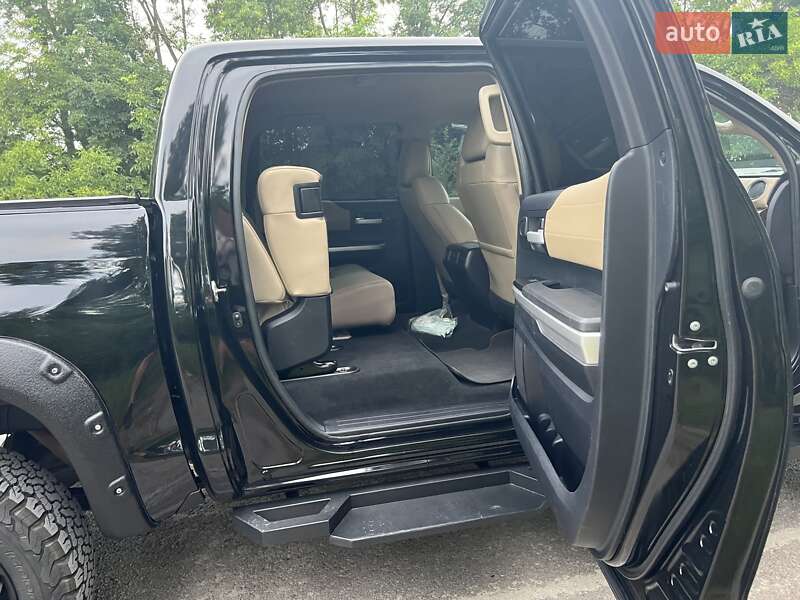 Пикап Toyota Tundra 2015 в Киеве