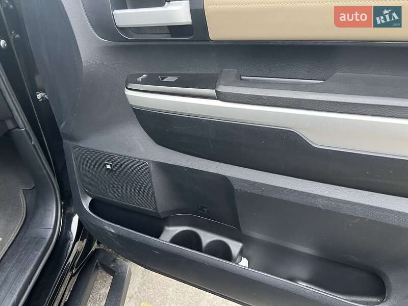 Пикап Toyota Tundra 2015 в Киеве