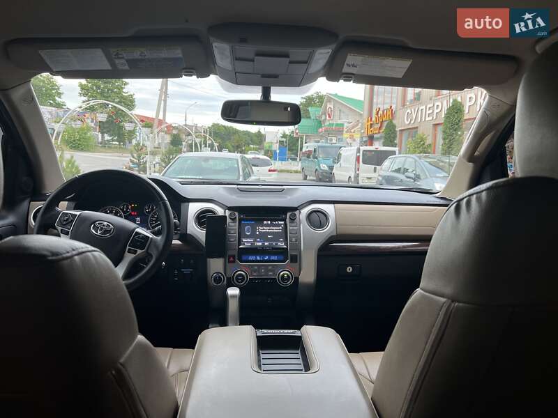 Пикап Toyota Tundra 2015 в Киеве