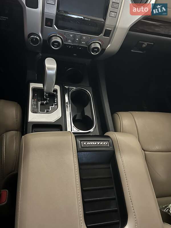 Пикап Toyota Tundra 2015 в Киеве