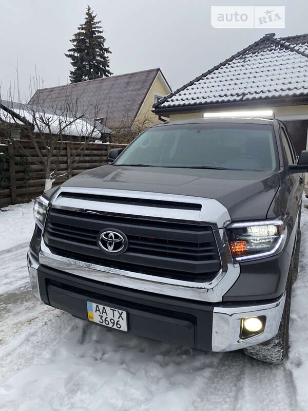Toyota Tundra 2015