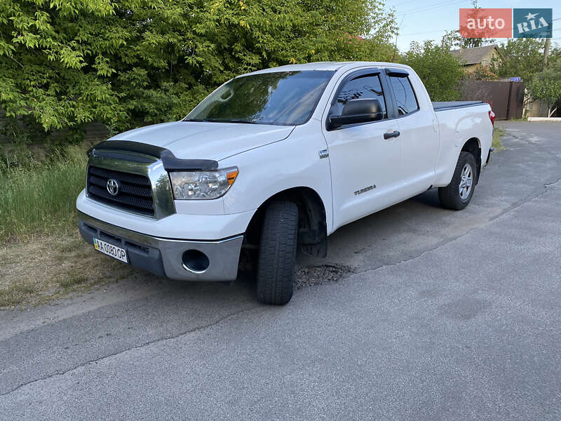 Пікап Toyota Tundra 2008 в Києві