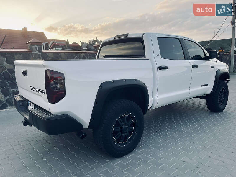 Пікап Toyota Tundra 2018 в Луцьку
