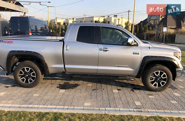 Пикап Toyota Tundra 2018 в Мукачево