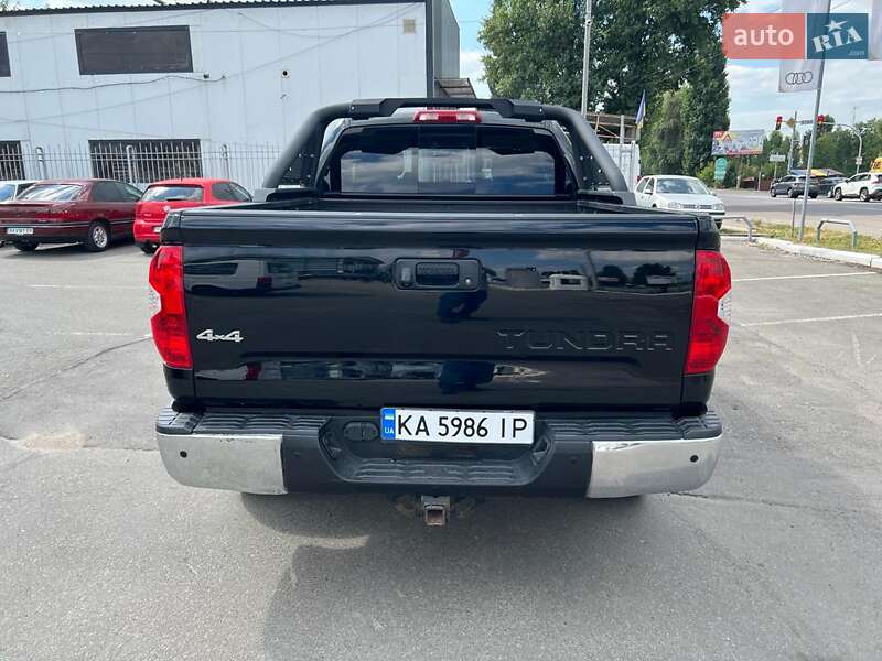 Пікап Toyota Tundra 2015 в Києві
