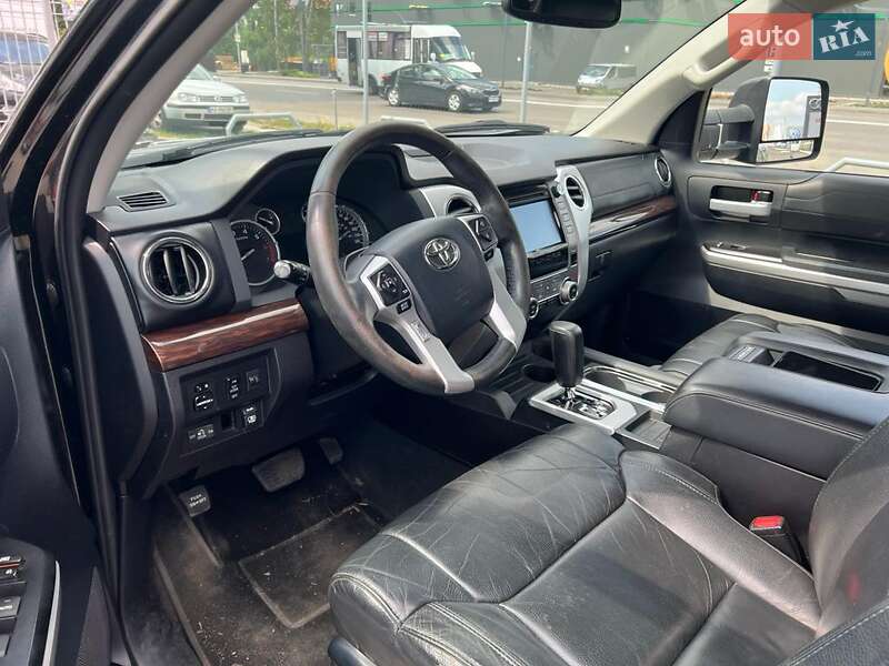 Пікап Toyota Tundra 2015 в Києві