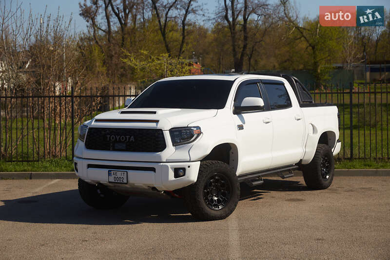 Пикап Toyota Tundra 2019 в 