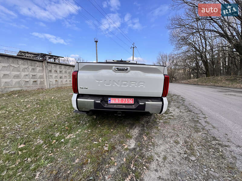 Пікап Toyota Tundra 2022 в Києві